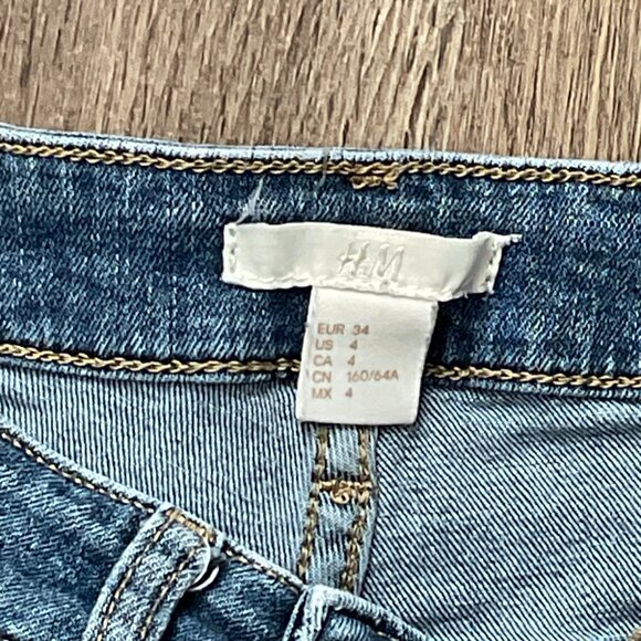 H&M Denium Jean Shorts Blue Stretch Size 4 - Picture 2 of 6